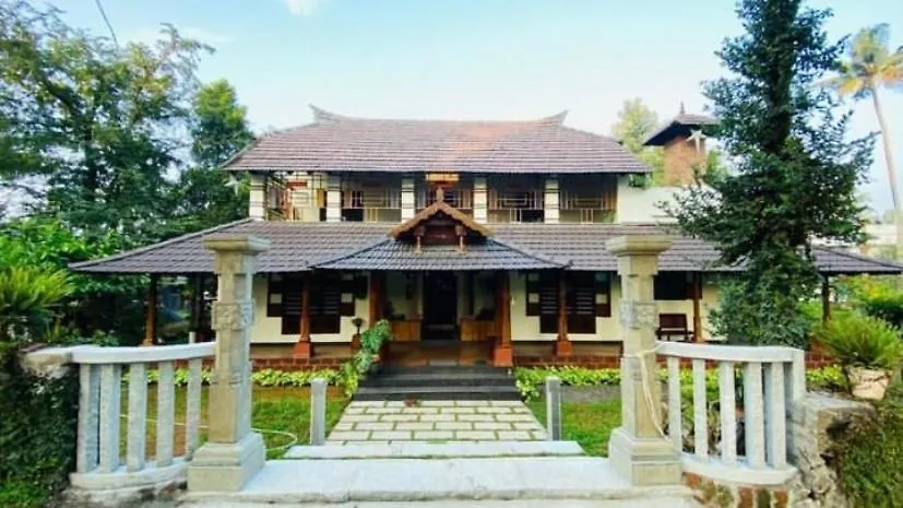 Vilangadan Tharavadu Appartement Alwaye Accommodatie bij particulieren